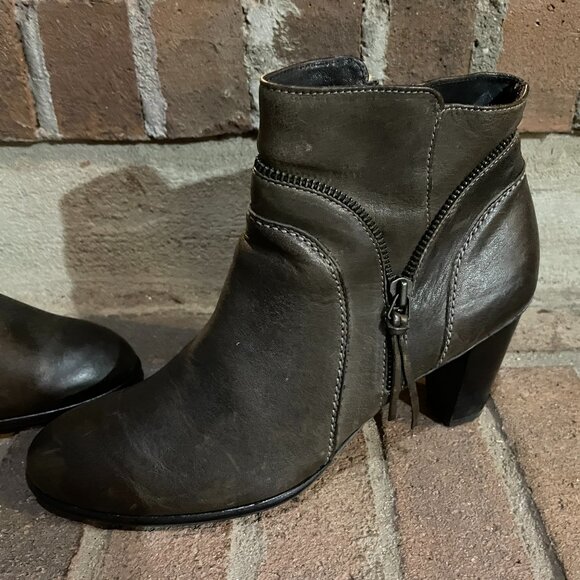 Like New Paul Green Taupe Gray Leather Boots Size 9 - Picture 1 of 4